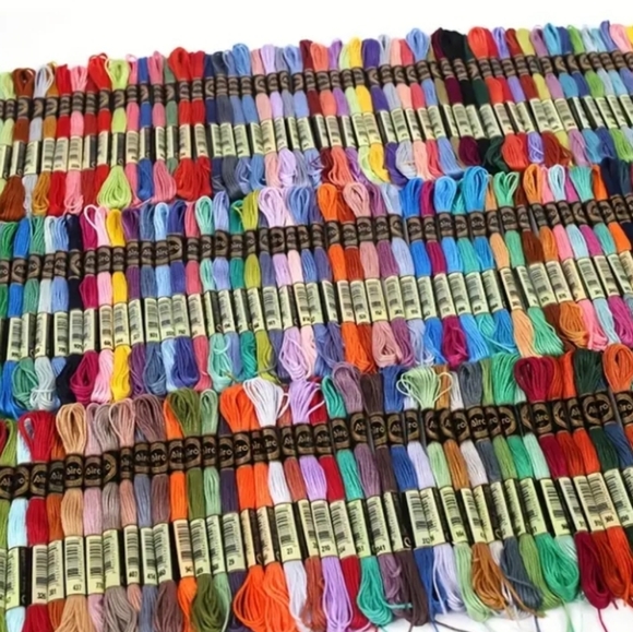 Multicolor Embroidery Floss Set 300 Skeins 300 Different Colors No Repeats NEW - Picture 1 of 6